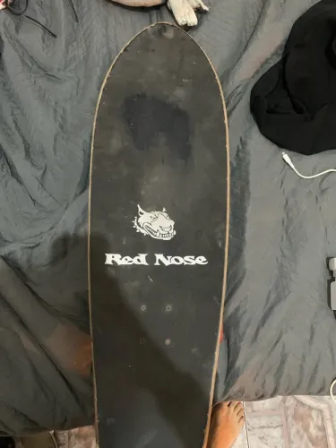 Skate red nose