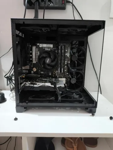 PC Gamer Med End com processador R5 5500 + Placa de Vídeo RX 580 8GB + Monitor 