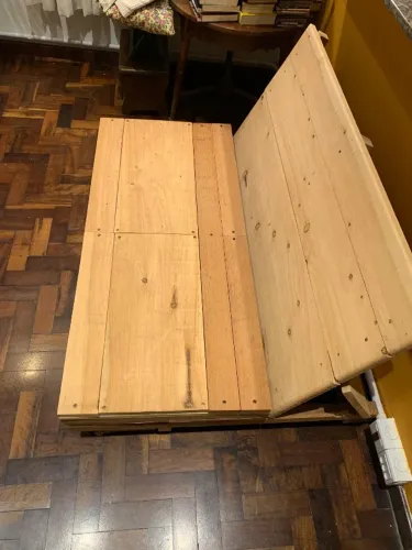 suporte flexível de madeira para futons