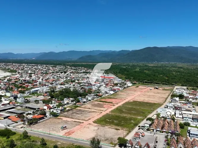 Lote 337m² em Condomínio - Loteamento do Farol