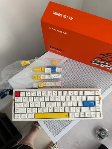 ATK RS6 Ultra Branco