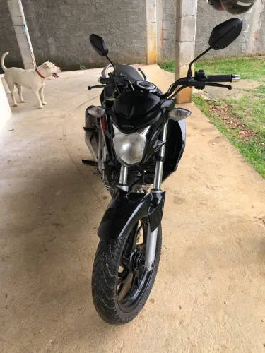 Vende se cb twister 2016