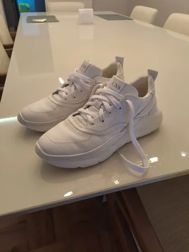 Tênis casual CNS