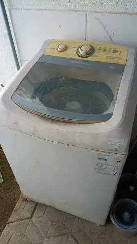 Máquina de lavar usada