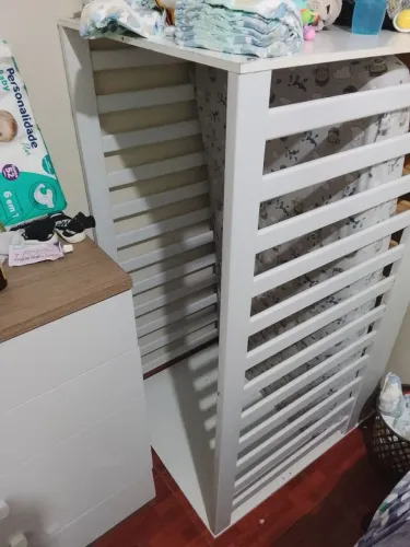 Vendo berço<br>Valor 100 reais já vem com o colchão, chamar PV