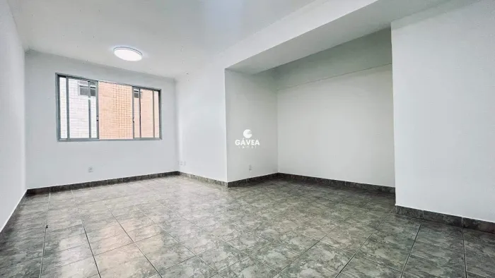 Apartamento à venda no Embaré em Santos.