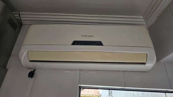 SPLIT COMUM 9MIL ELECTROLUX (AINDA INSTALADA)
