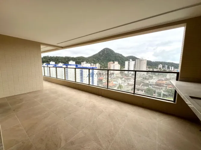 Apartamento à Venda em Praia Grande com 3 suítes, 4 banheiros, 3 vaga e 152,74m²