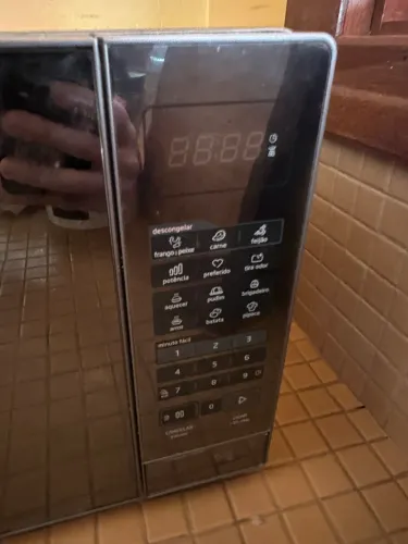 Micro-ondas Midea 20L Espelhado 127V - Modelo MRAE21 - Excelente Estado