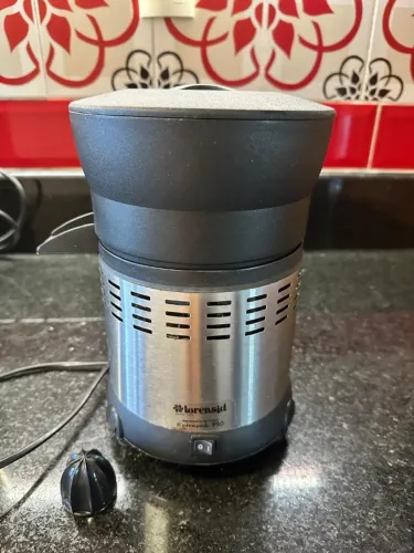Espremedor Extrator de Frutas Loren Sid Extrasuk PIC Bivolt Inox- Oportunidade! Excelente