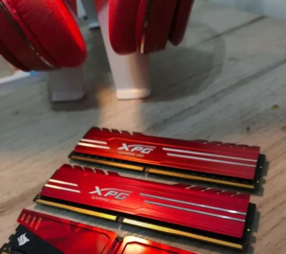2x Memória RAM XPG Gammix D10 8GB DDR4 3200MHz CL16