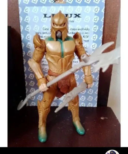 Boneco Imperador Aquaman articulado com 15 cm de altura