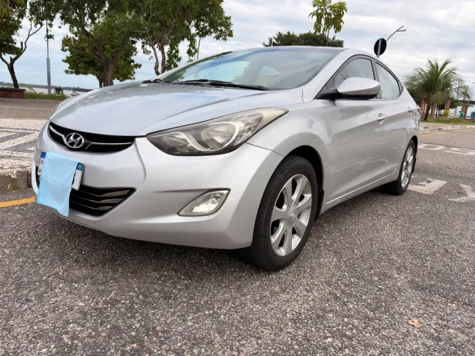Hyundai Elantra GLS 1.8 16V Aut. 2012