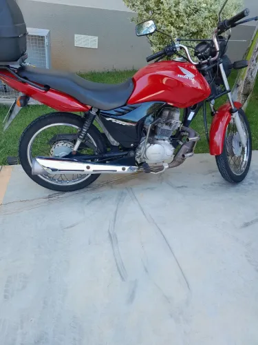 Vendo CG 125 ano 2010, super conservada e bem cuidada, motor em perfeito estado, doc ok