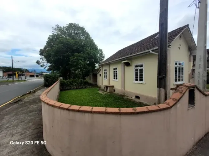 ALUGA-SE CASA EM PIRABEIRABA
