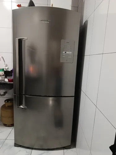 Geladeira Brastemp Ative! Inverse Frost Free Inox 422L - 220V (Seminova / Espaçosa)