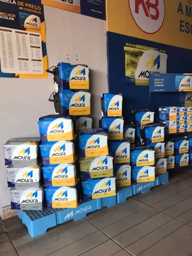 Vende se baterias pra carro moto caminhão e pra som automotivo