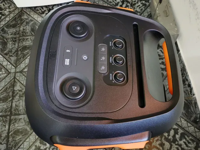 Caixa de som JBL original 710 profissional zerada de loja