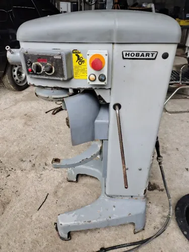 Vendo batedeira planetária industrial clássica da marca Hobart