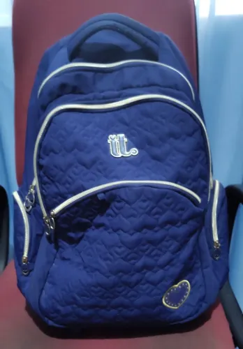 Mochila de Rodinha usada em perfeito estado. Leia.