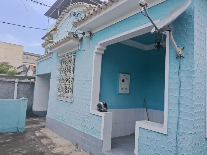 Vendo 2 casas em terreno 10x30, frente 3 quartos, fundos 4 quartos  em Vila da Penha - RJ
