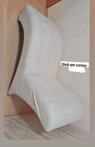 Divã em corino