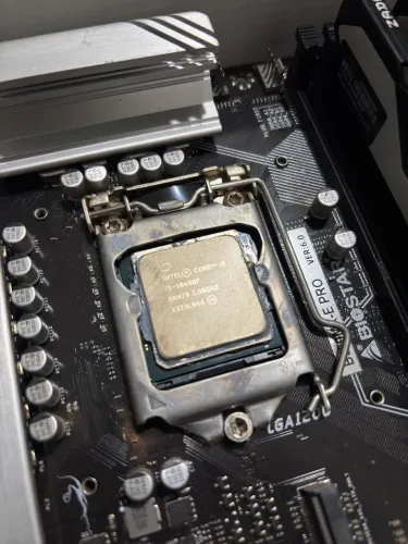 Kit placa mãe (i5 10400f, 16gb ram, b560mx-e pro)