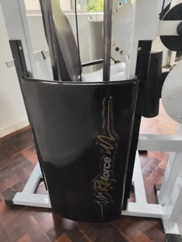 Aparelho de Musculação Flexor de Coxa Sentado marca Reforce