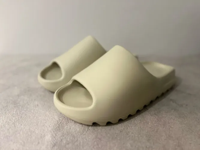 Yeezy Slide - Bone