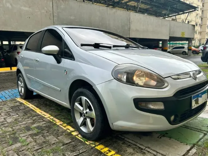Fiat Punto Attractive 1.4 Fire Flex 8V 5P 2013