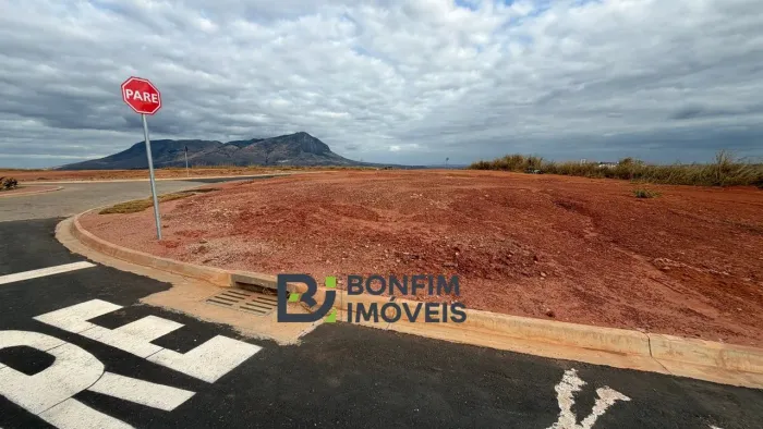 LOTE DE ESQUINA CONDOMÍNIO GRÃO OLYMPUS