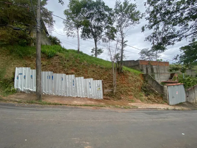 Terreno com com grande potencial construtivo no bairro Granbery e com uma bela vista e pro