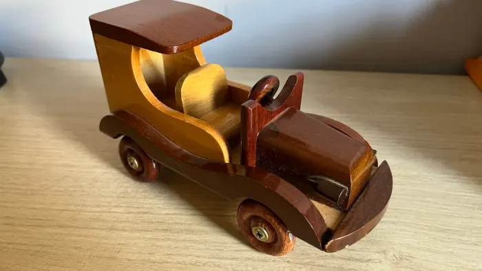 Carrinho de madeira