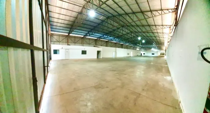 Barracão comercial Cedral 2.500m² | 8 salas | segurança | terreno 6.400m²