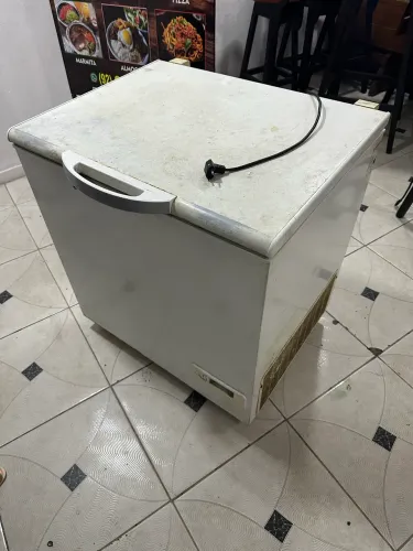 VENDE-SE FREEZER