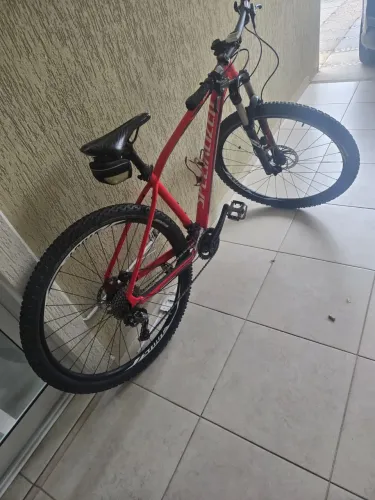 mountain bike aro 29 Modelo: Rockhopper Comp