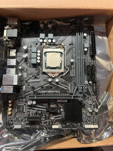 Placa Mãe Gigabyte e i5-10400