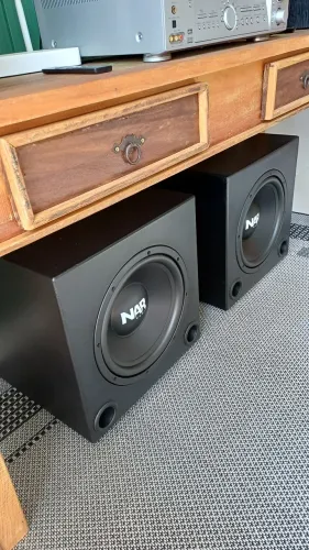 Par Subwoofer NAR 12" 300 RMS cada