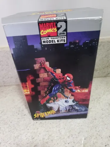 Kit de montar Marvel Comics Spider-Man da Toy Biz