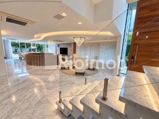 Casa para venda com 5 suites Condomínio Alphaville na Barra da Tijuca com 889m²