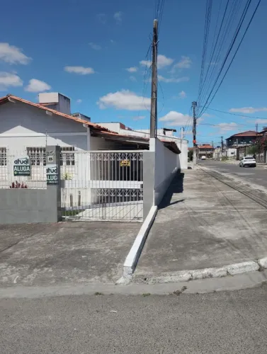 Casa para aluguel com 3 quartos e garagem para 3 carros - Sobradinho