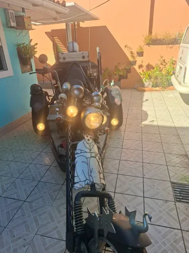Triciclo a venda