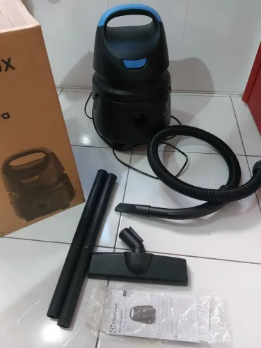 Aspirador de pó Electrolux, muito novo