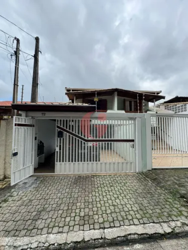 Casa para venda com 3 quartos sendo 1 suíte - 91 m² Jardim das Indústrias