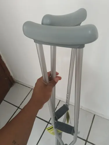 Muletas en estado de novo nunca foi usada