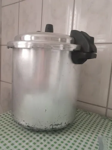 Panela de pressão  25 litros 
