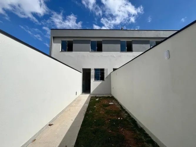 Casa Geminada Duplex 2 Quartos 2 Vagas bairro Mantiqueira Região Venda Nova Belo Horizonte
