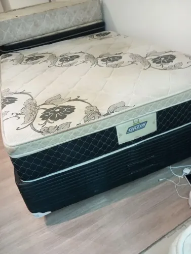 Cama e colchão box de casal  Gazin ( $$ 600 ) *