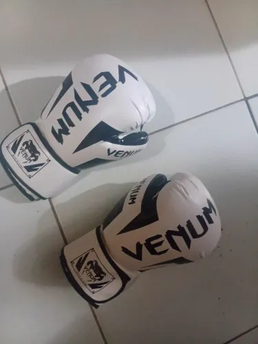 luva box venum branca