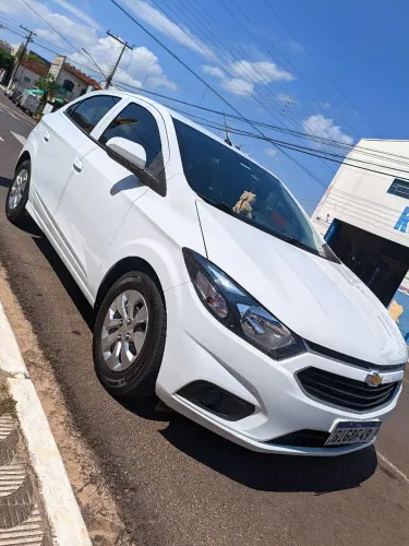 Chevrolet Onix Hatch LT 1.0 8V Flex Mec. 4P 2019